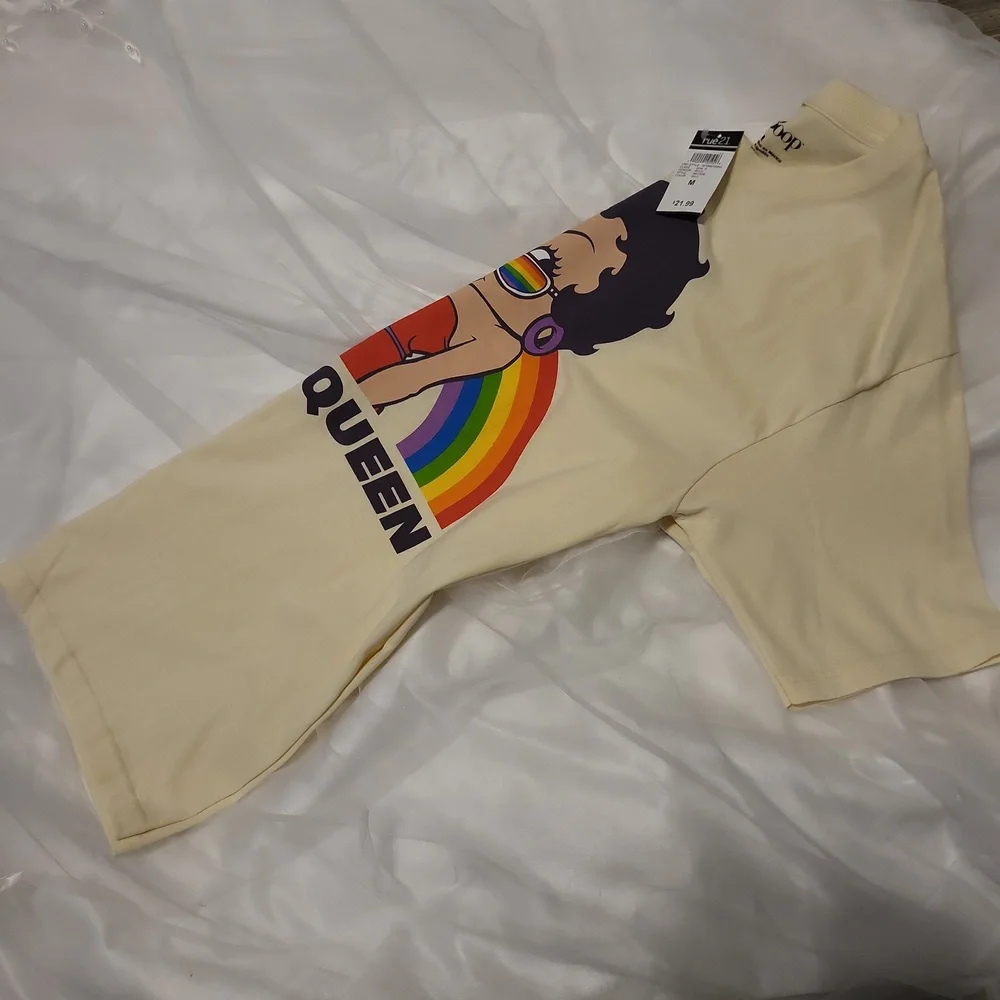 Betty Boop Pride Queen TEE shirt - Picture 4 of 4
